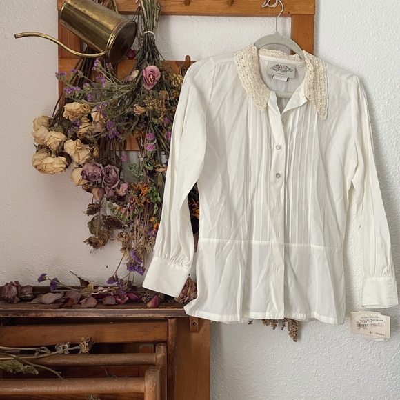 Susan Bristol Tops - Susan Bristol Vintage Ivory Blouse with Crocheted Collar